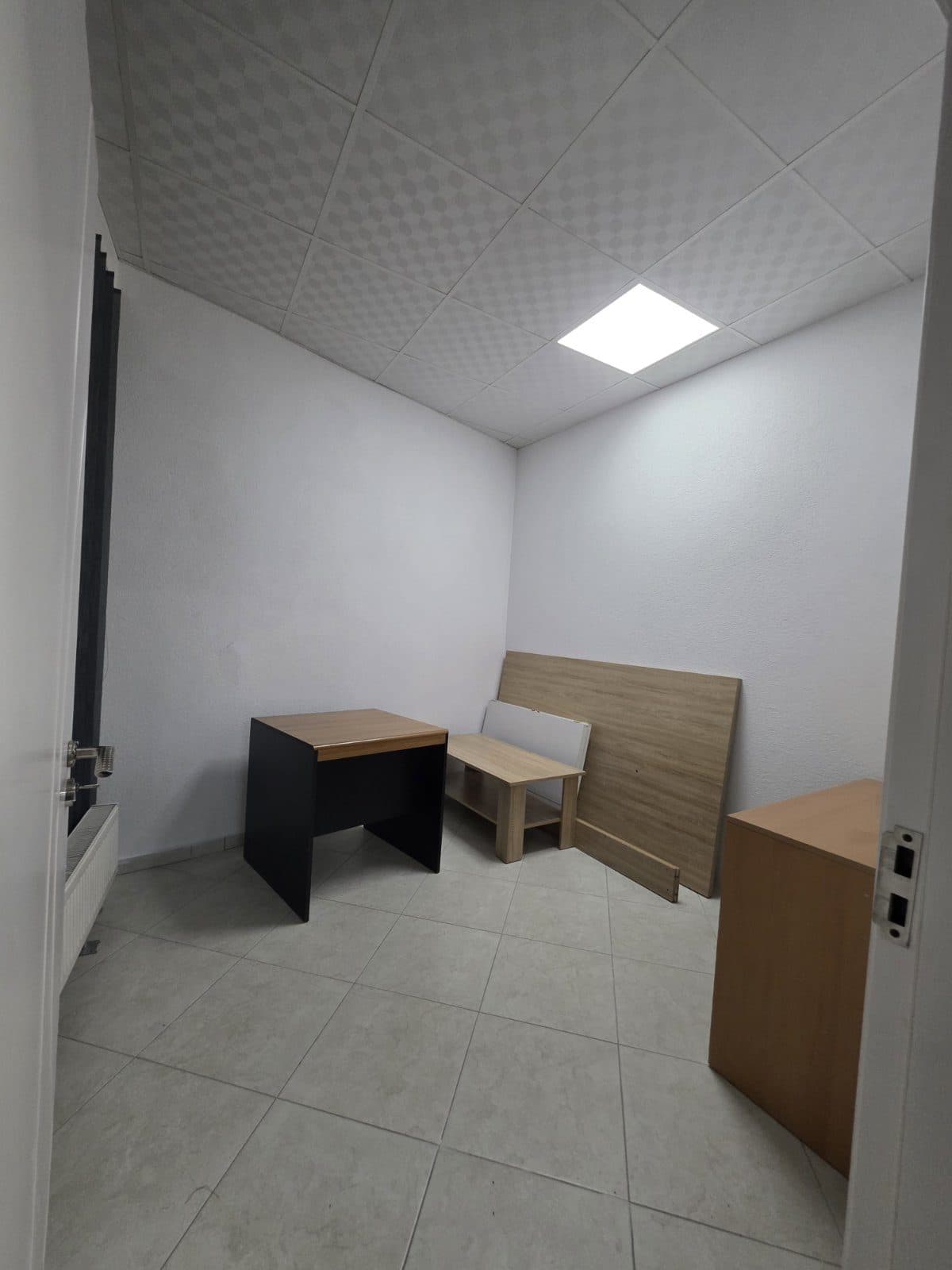 HAPËRIRË KOMERCIALE PËR QIRA – 252 m² 3