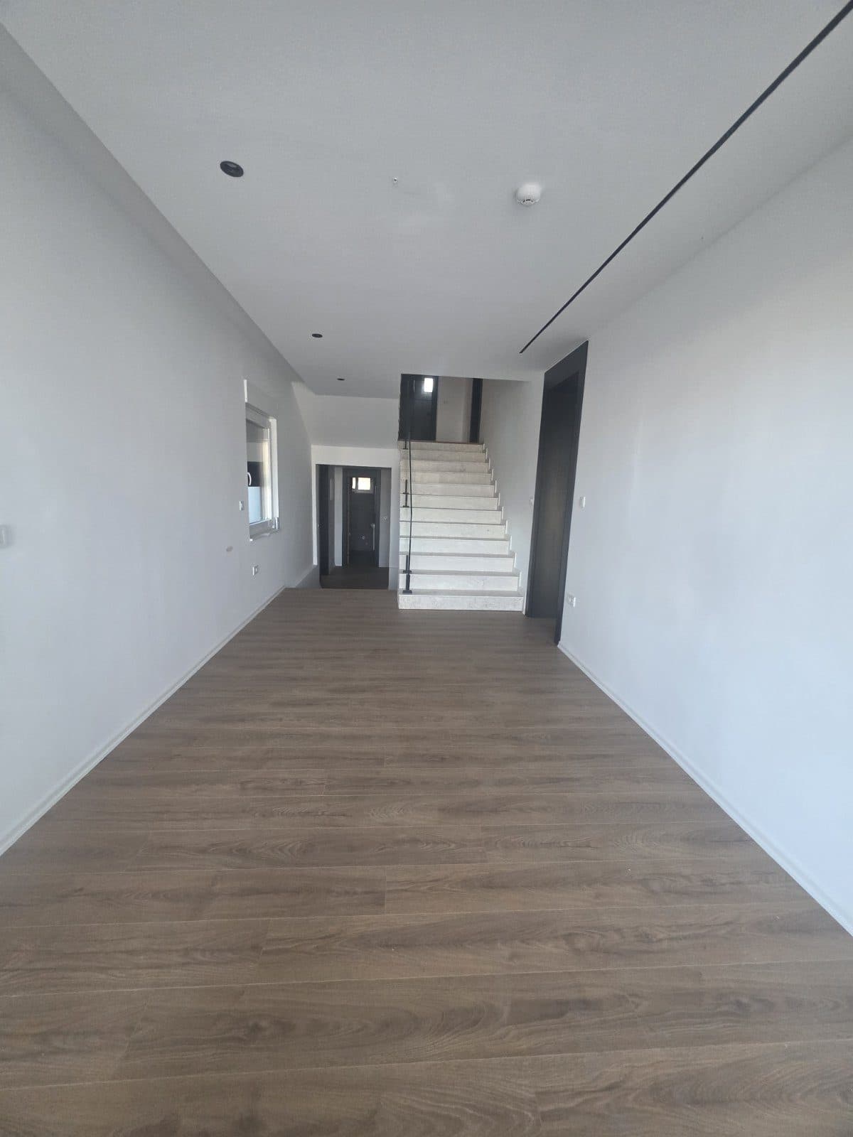 SHTËPI LUKSOZE PËR QIRA – 800 m² | DRAGODAN, PRISHTINË | €4,000/MUAJ 3