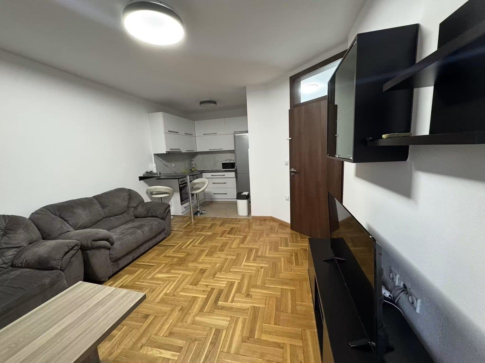 APARTAMENT PËR SHITJE – 45 m² 2