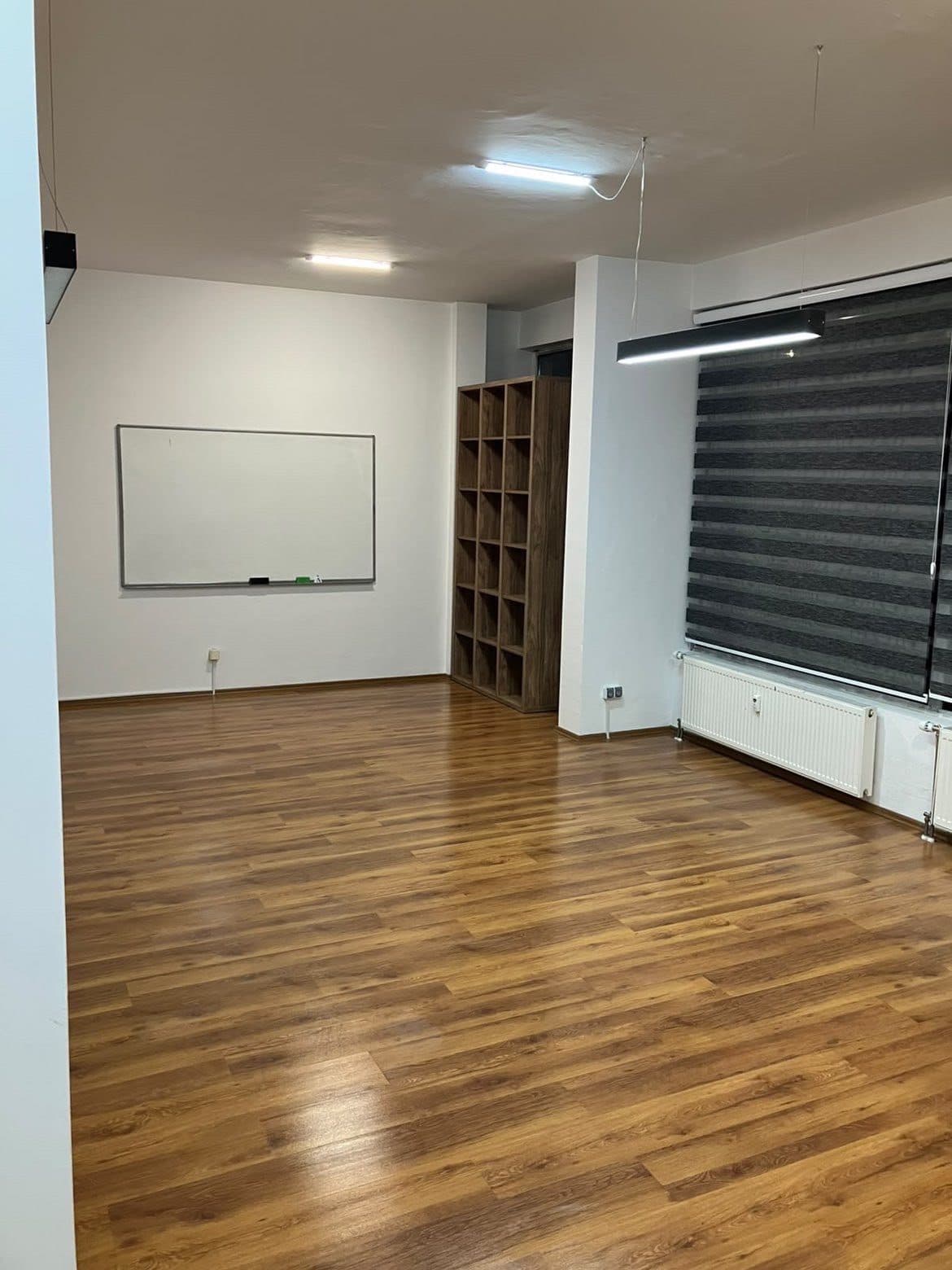HAPËRIRË KOMERCIALE PËR SHITJE – 135 m² 3