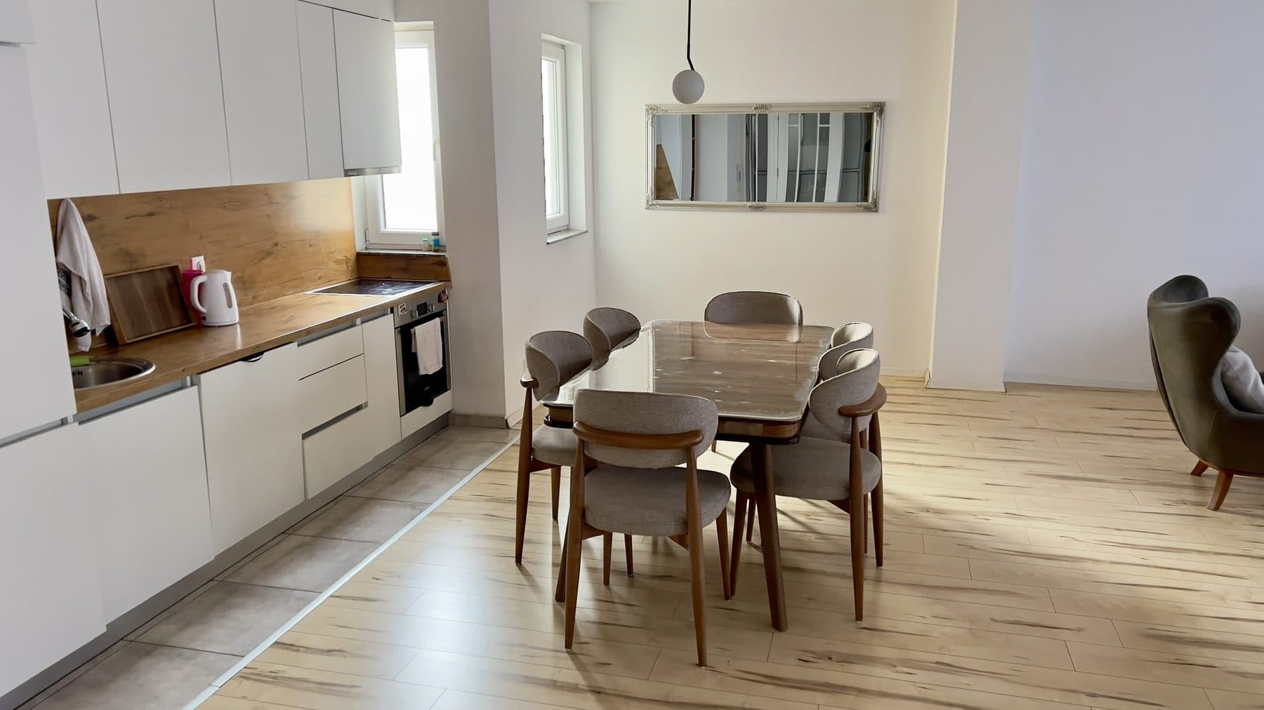 APARTAMENT LUKS PËR SHITJE – 160 m² | FUSHË KOSOVË 3