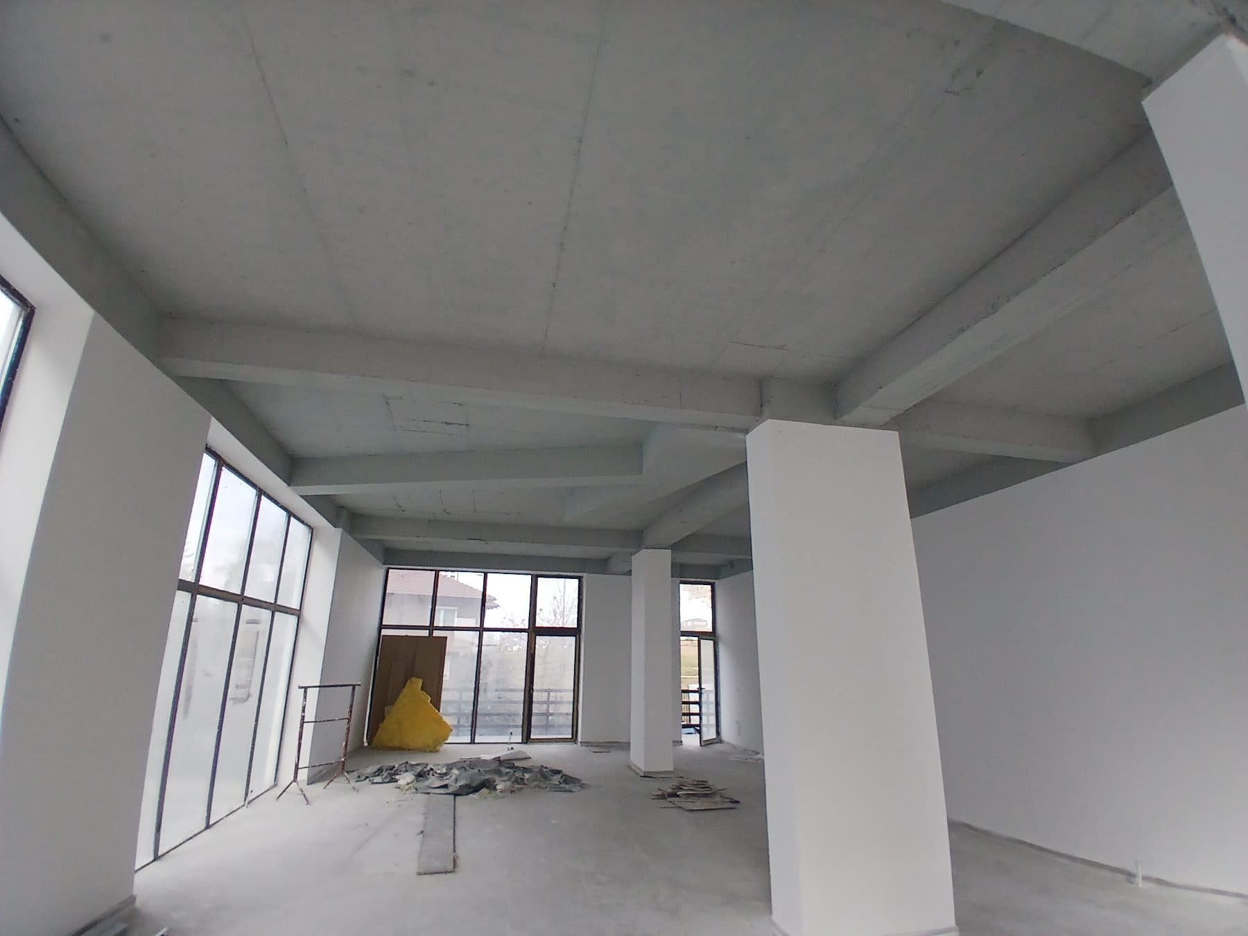 Lokal në SHITJE / QIRA – 110 m² | Bregu 2