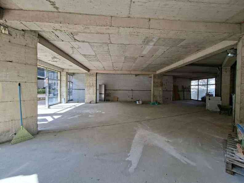 Lokal me QIRA – 147 m² | Mati 1 3
