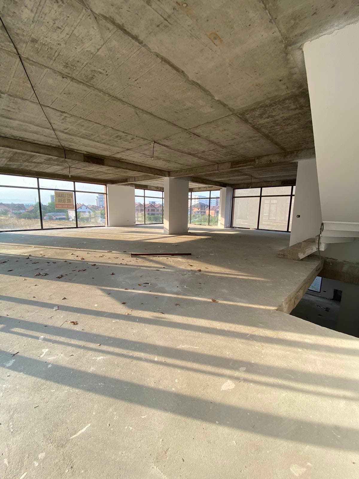 Hapësirë Komerciale për Qira – 830 m² | Kompleksi Blerti 2, Kalabri, Prishtinë