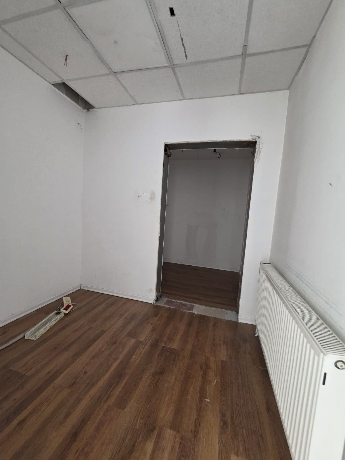 Objekt Afarist me Qira – 400 m² në 4