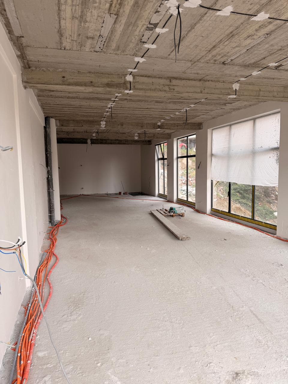 Lokal me QIRA – 216 m² | në Rrugën B