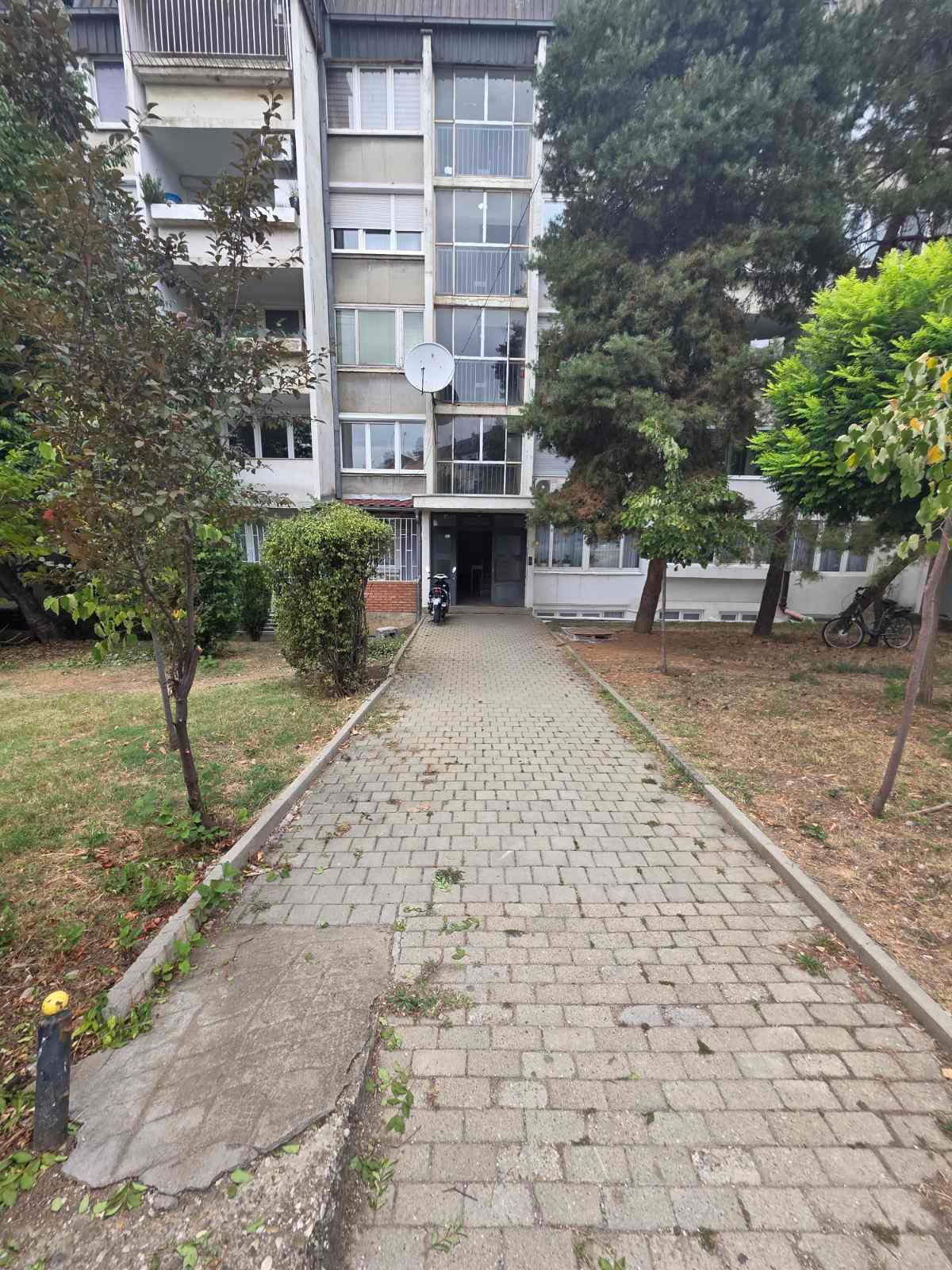 BANESË NË SHITJE – 53 m² ULPIANË,