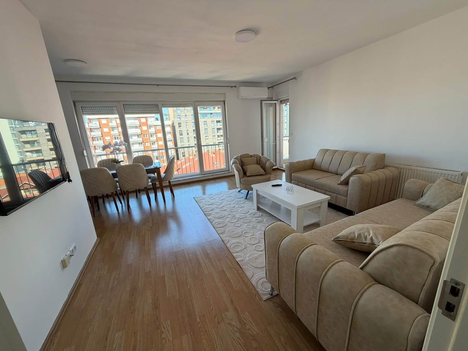 APARTAMENT PËR QIRA – 100 m²