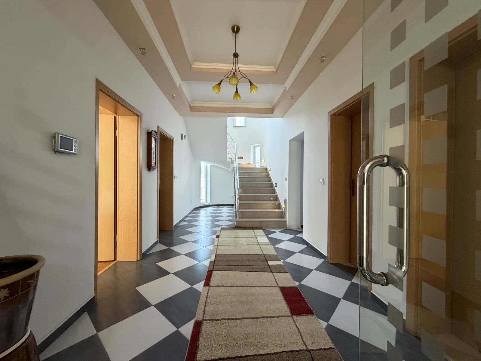 Shtëpi në SHITJE – 600 m² Hapësirë 3