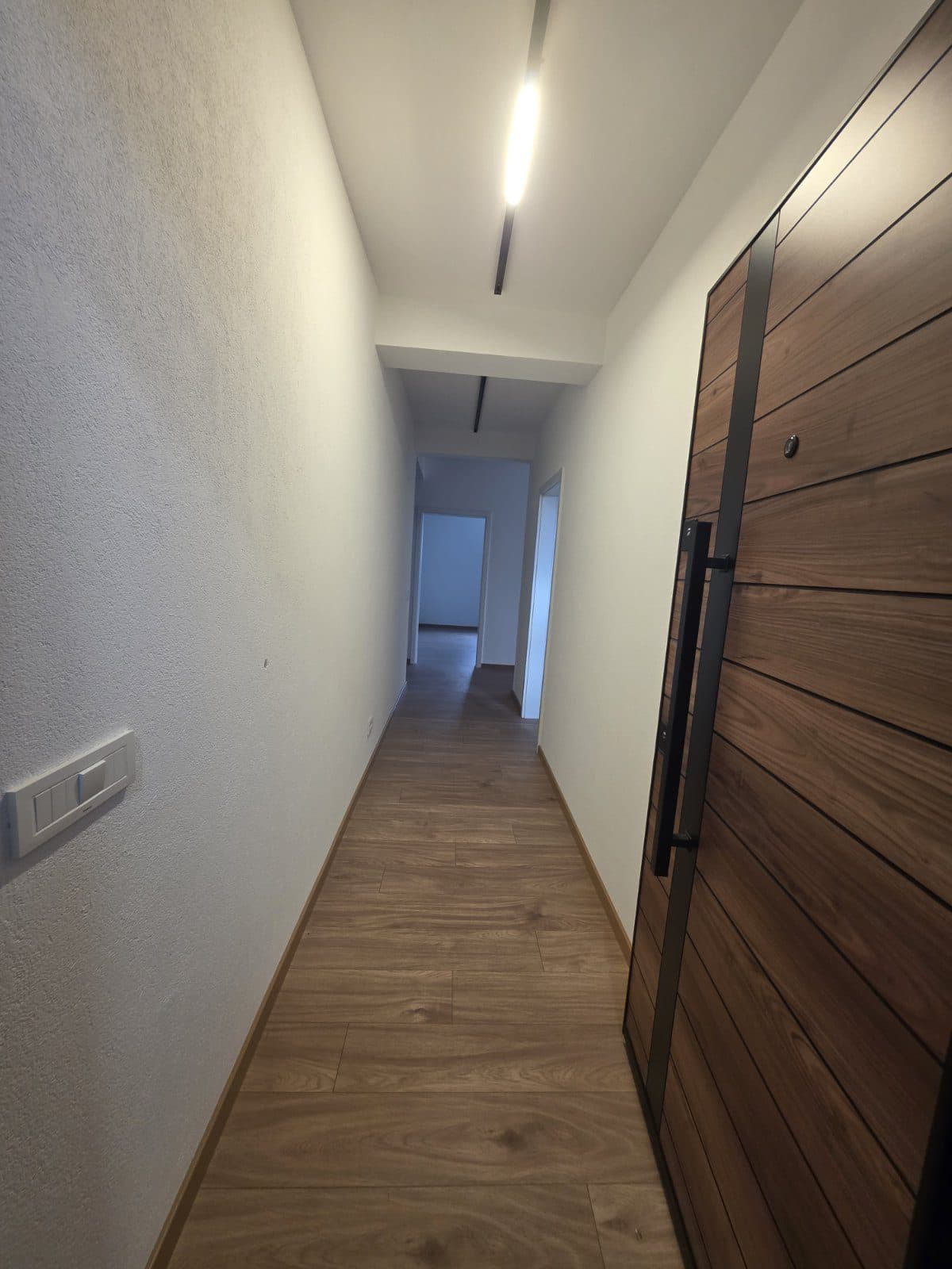 Shtëpi me Qira – 174 m² 2