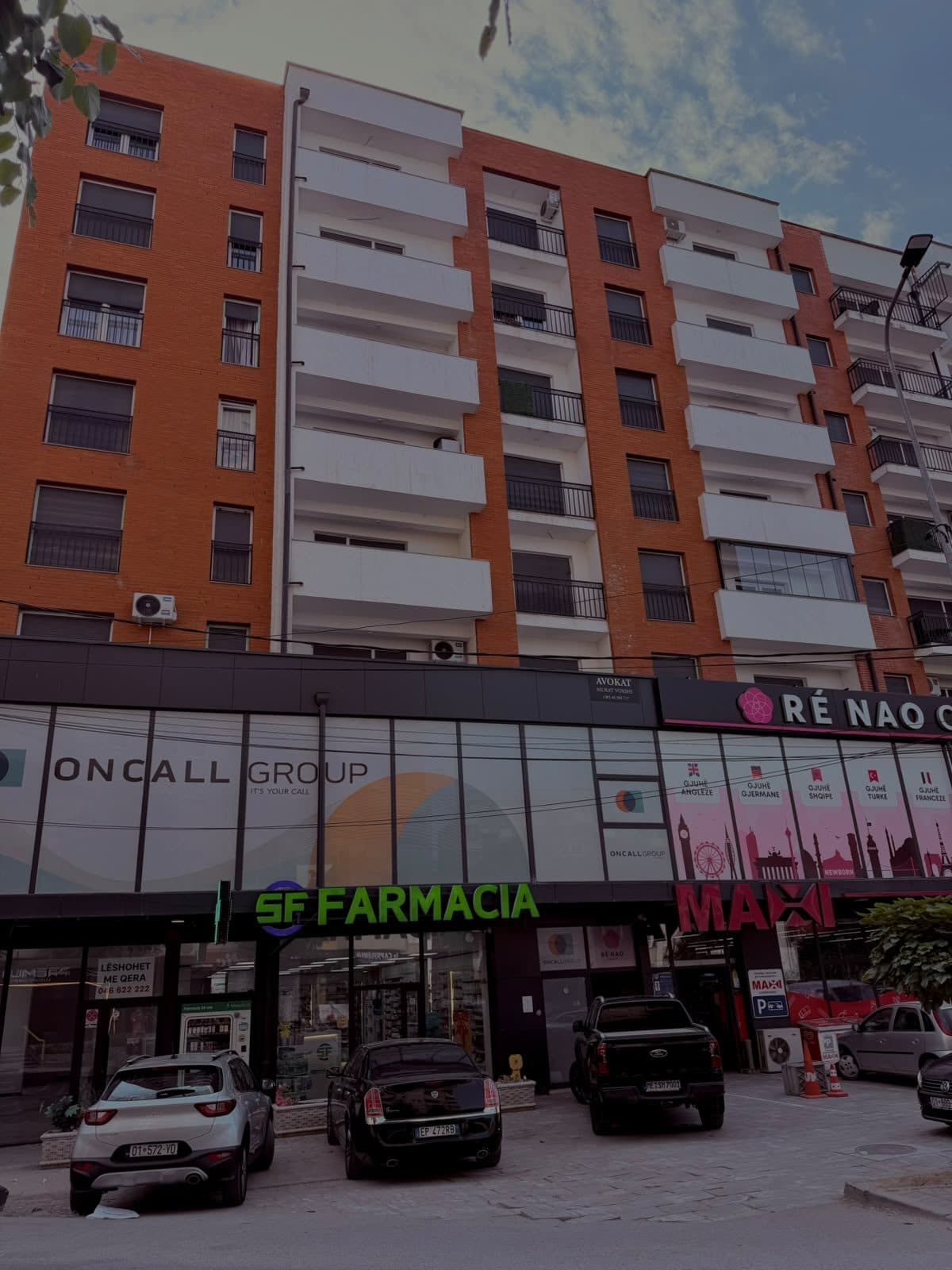 APARTAMENT I MOBILUAR PËR SHITJE – 63 m²