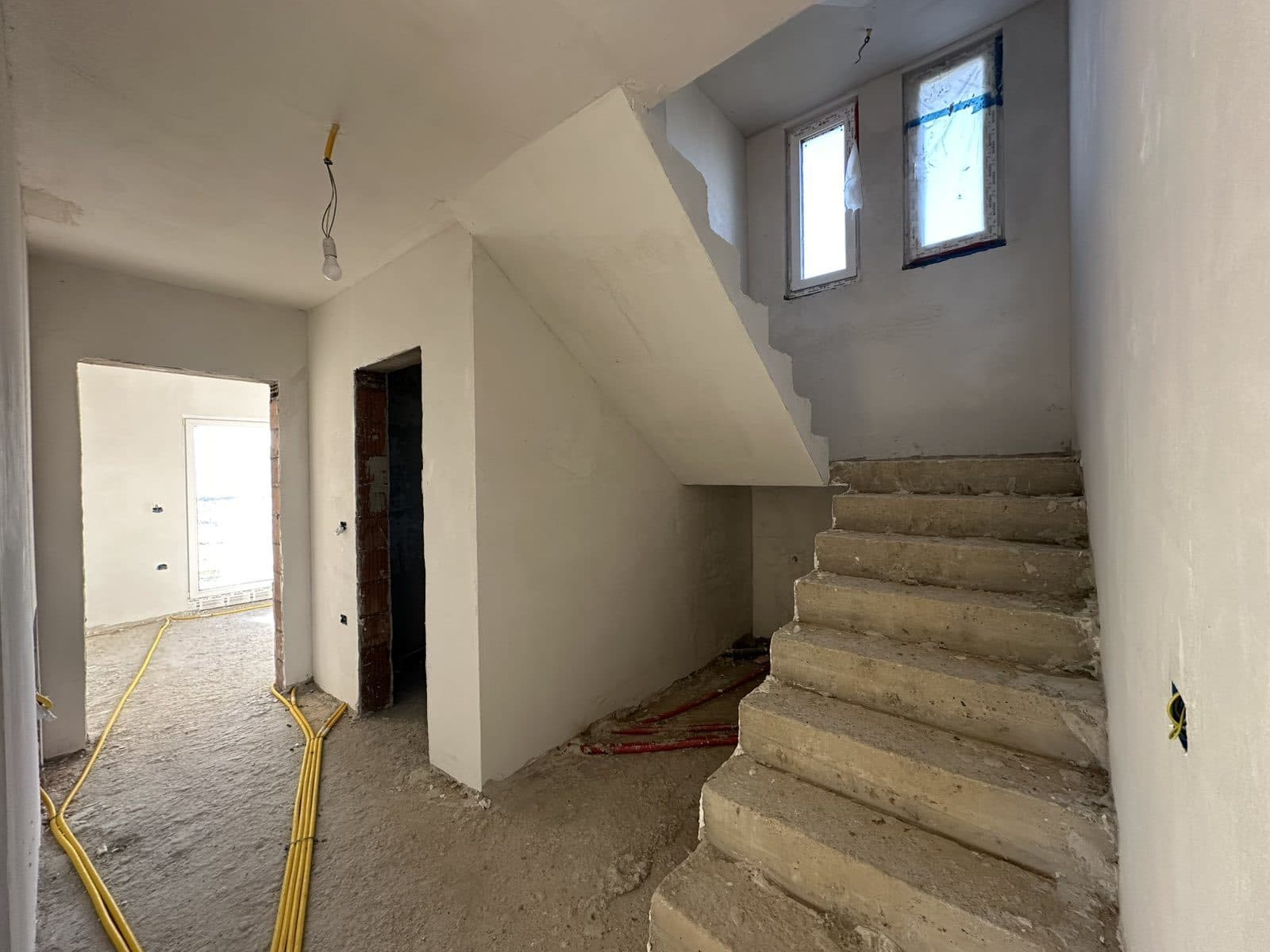 Shtëpi për Shitje – 200 m²