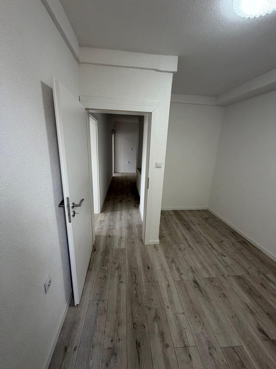 APARTAMENT PËR QIRA – 80 m² 4