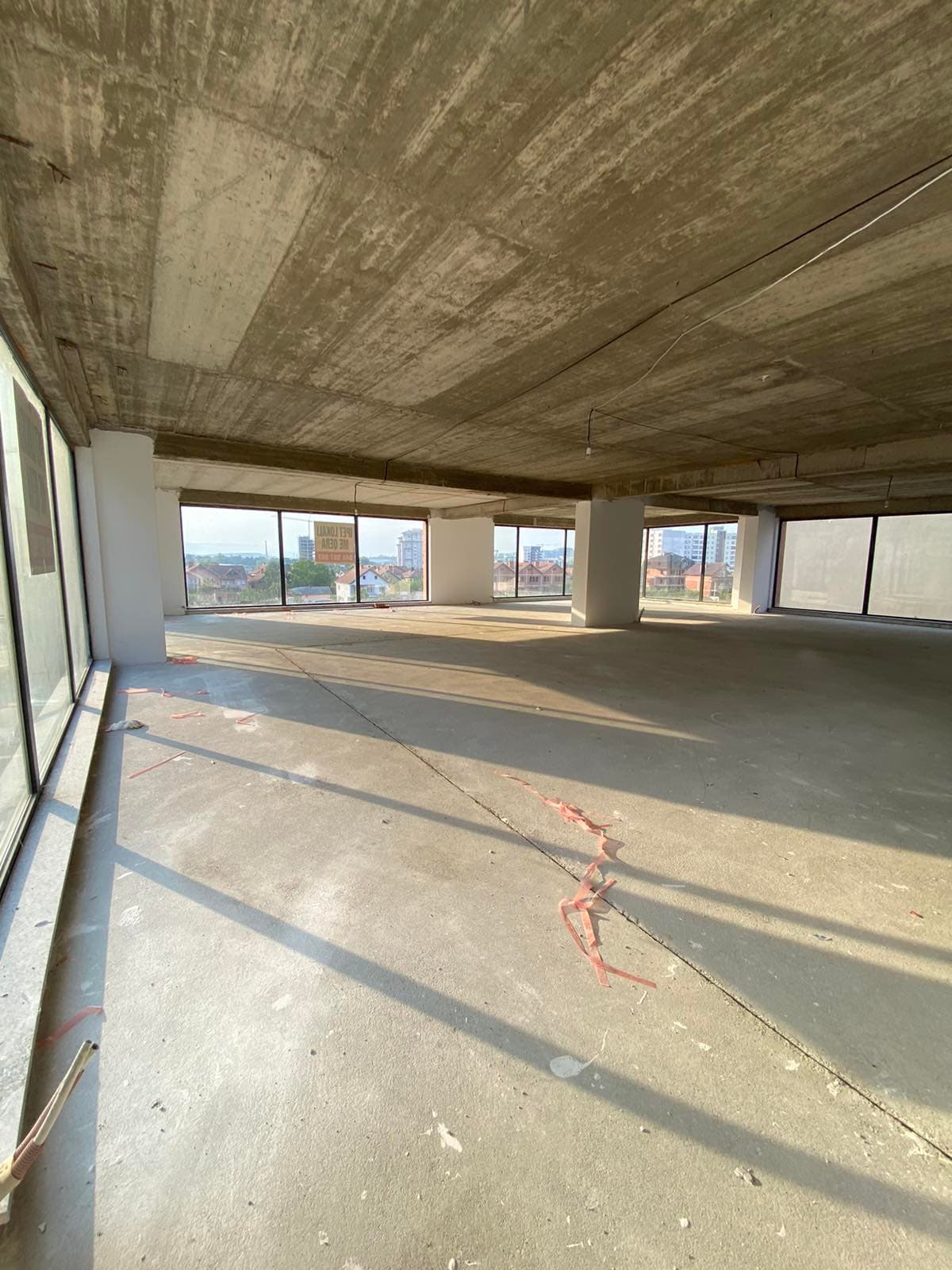 Hapësirë Komerciale për Qira – 830 m² | Kompleksi Blerti 2, Kalabri, Prishtinë