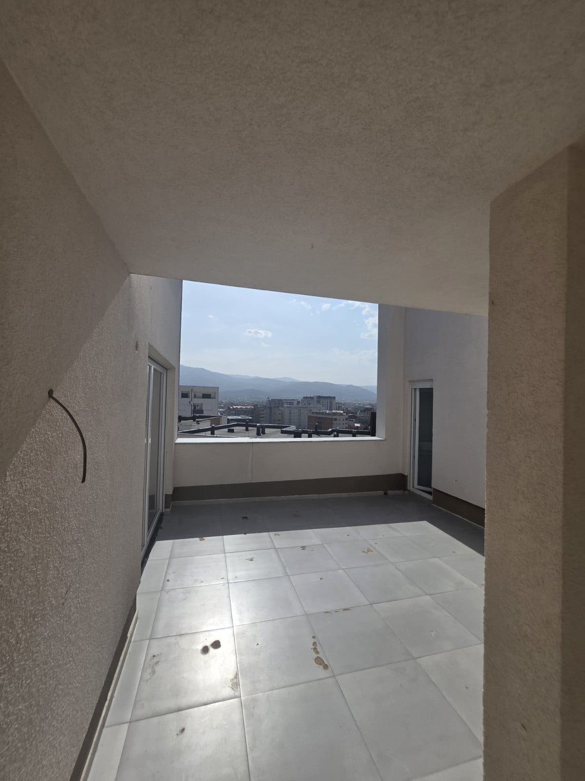 Penthouse për Shitje – 230 m² | Rruga Remzi Hoxha, Ferizaj