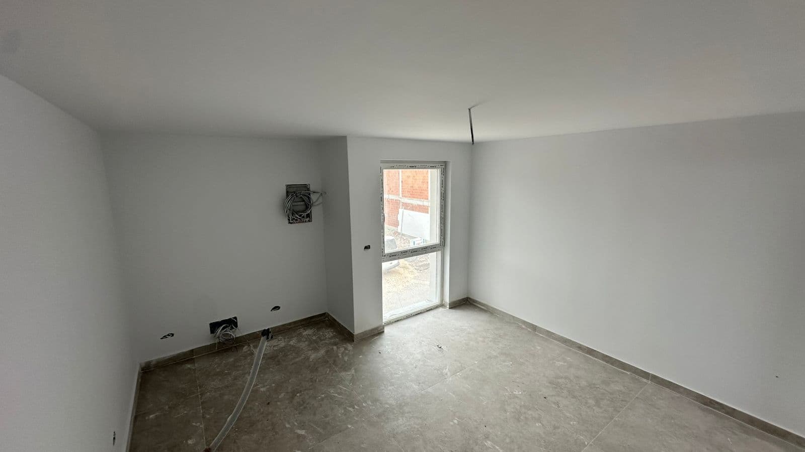 Shtëpi PËR SHITJE – 240 m² | Çagllavicë