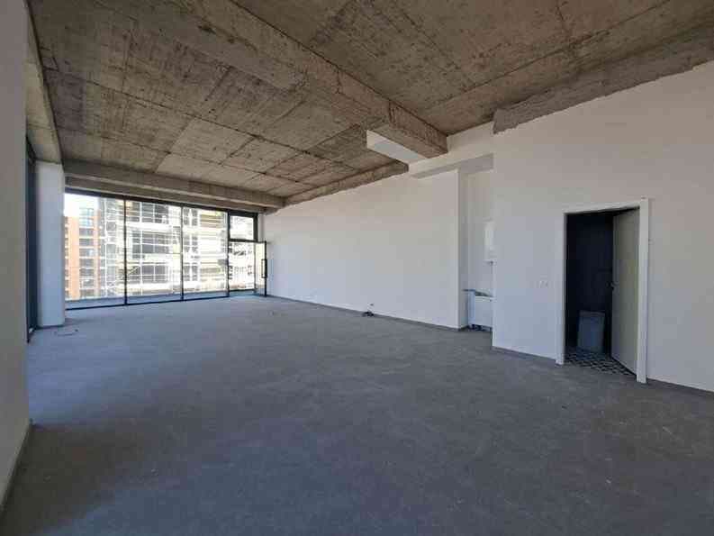 Lokal me QIRA – 80 m² | Prime City, 2
