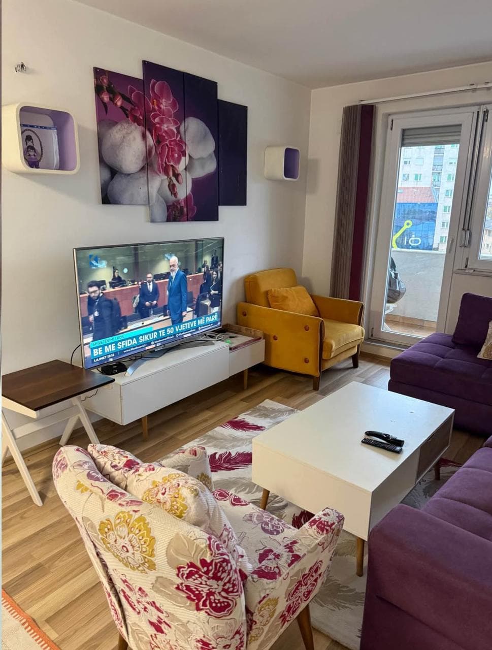 Banesë me QIRA – 60 m² | Tophane, 2