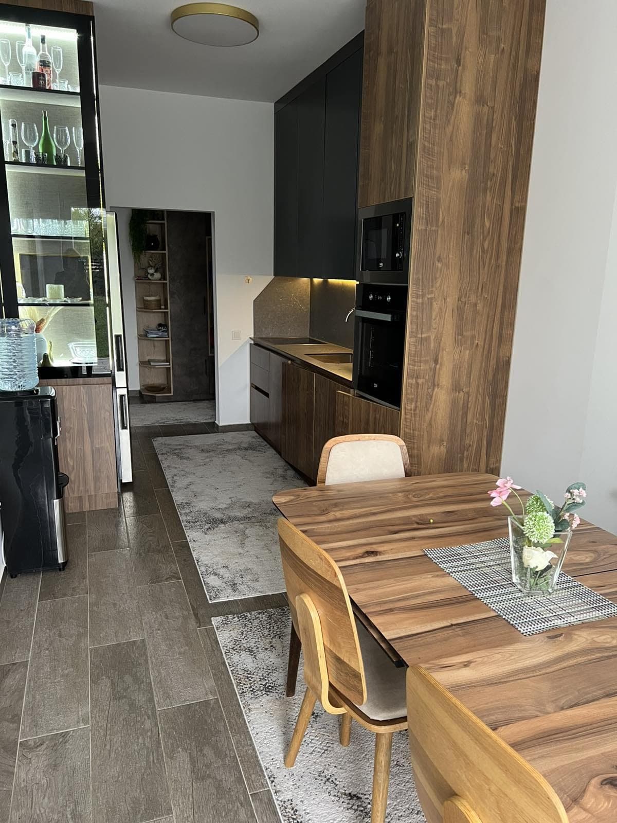 Shtëpi Premium në SHITJE – 300 m² 4