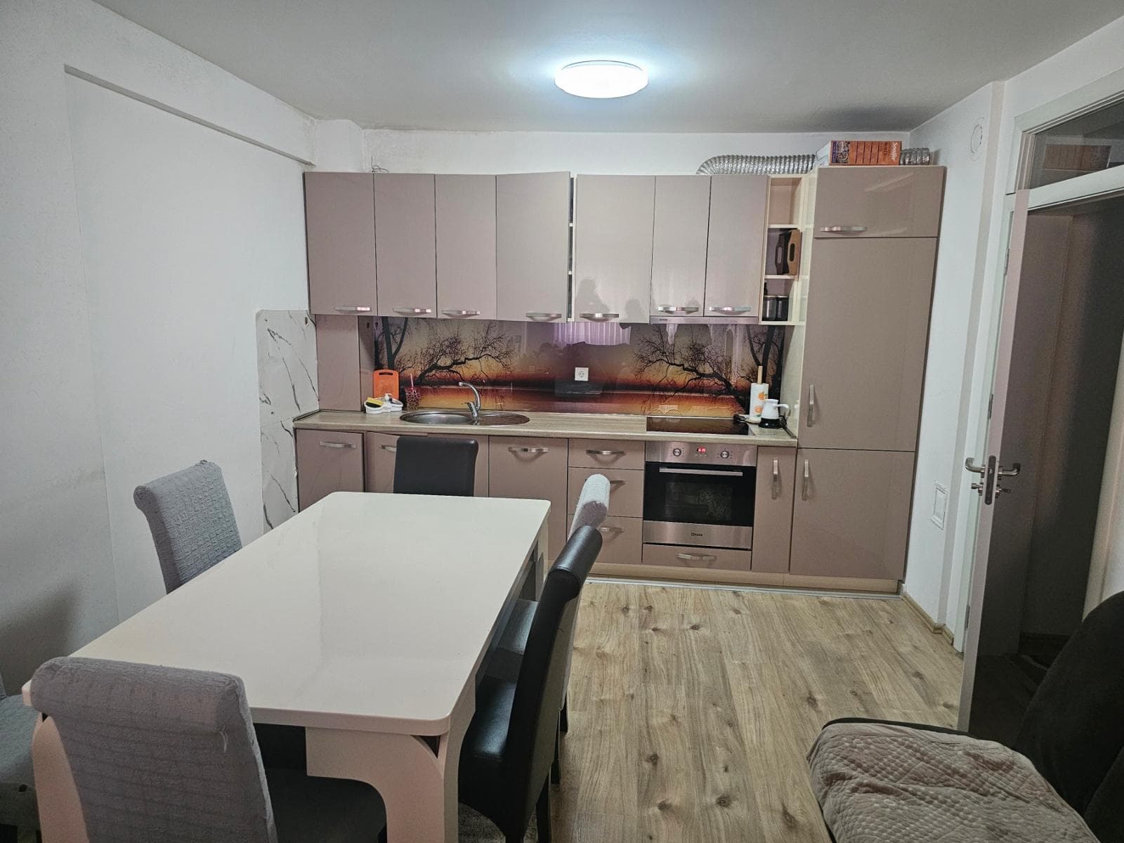 APARTAMENT ME QIRA – 85 m² 2