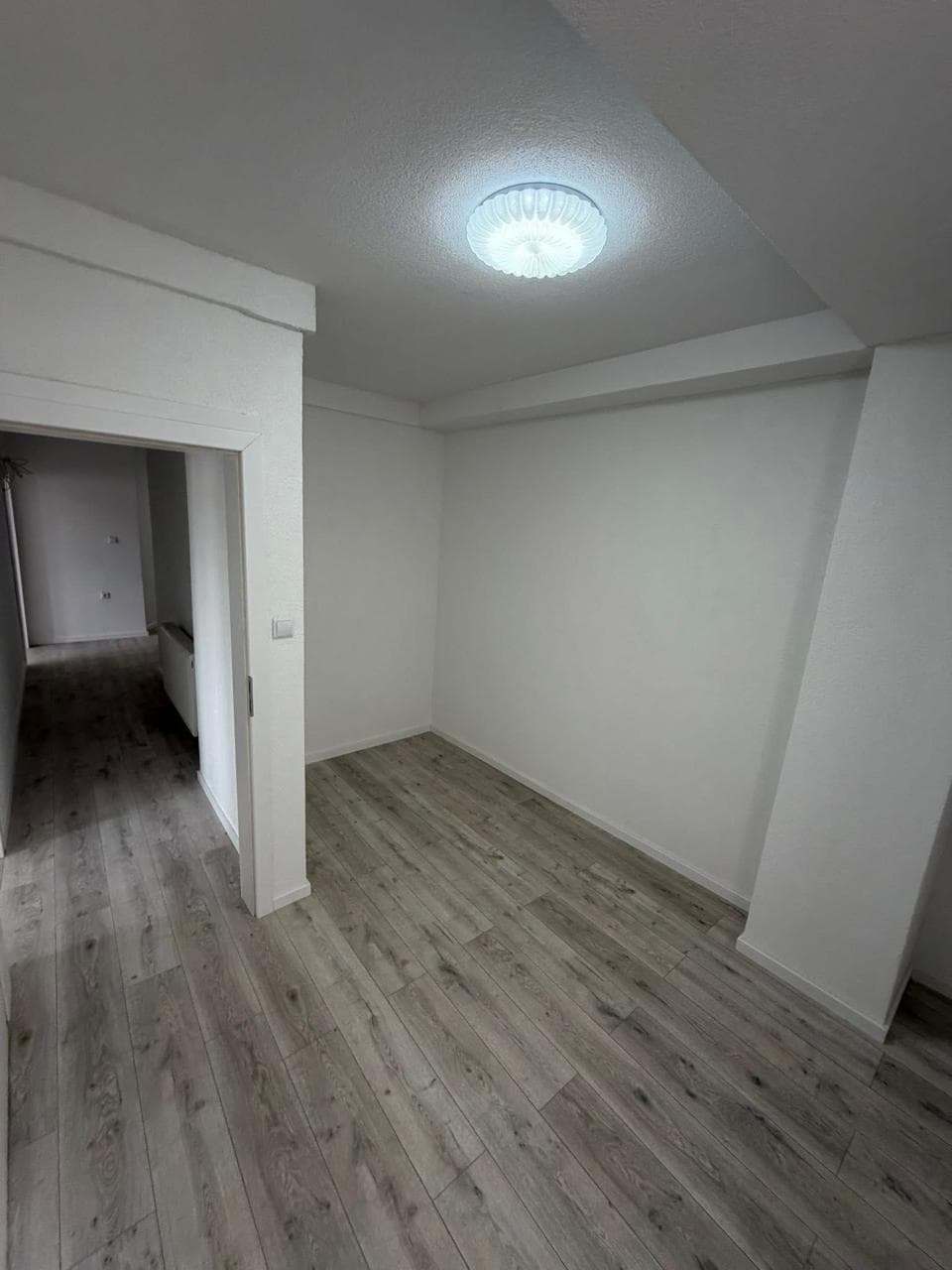 APARTAMENT PËR QIRA – 80 m² 2