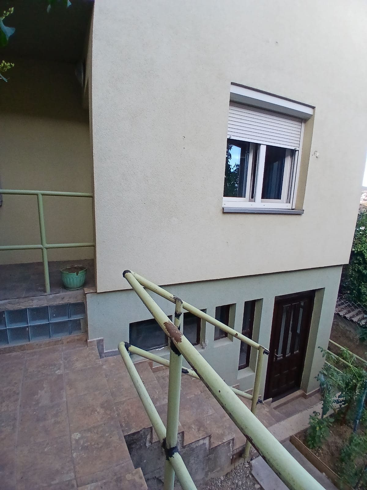 Shtëpi me Qira – 100 m² | Te Xhamia e