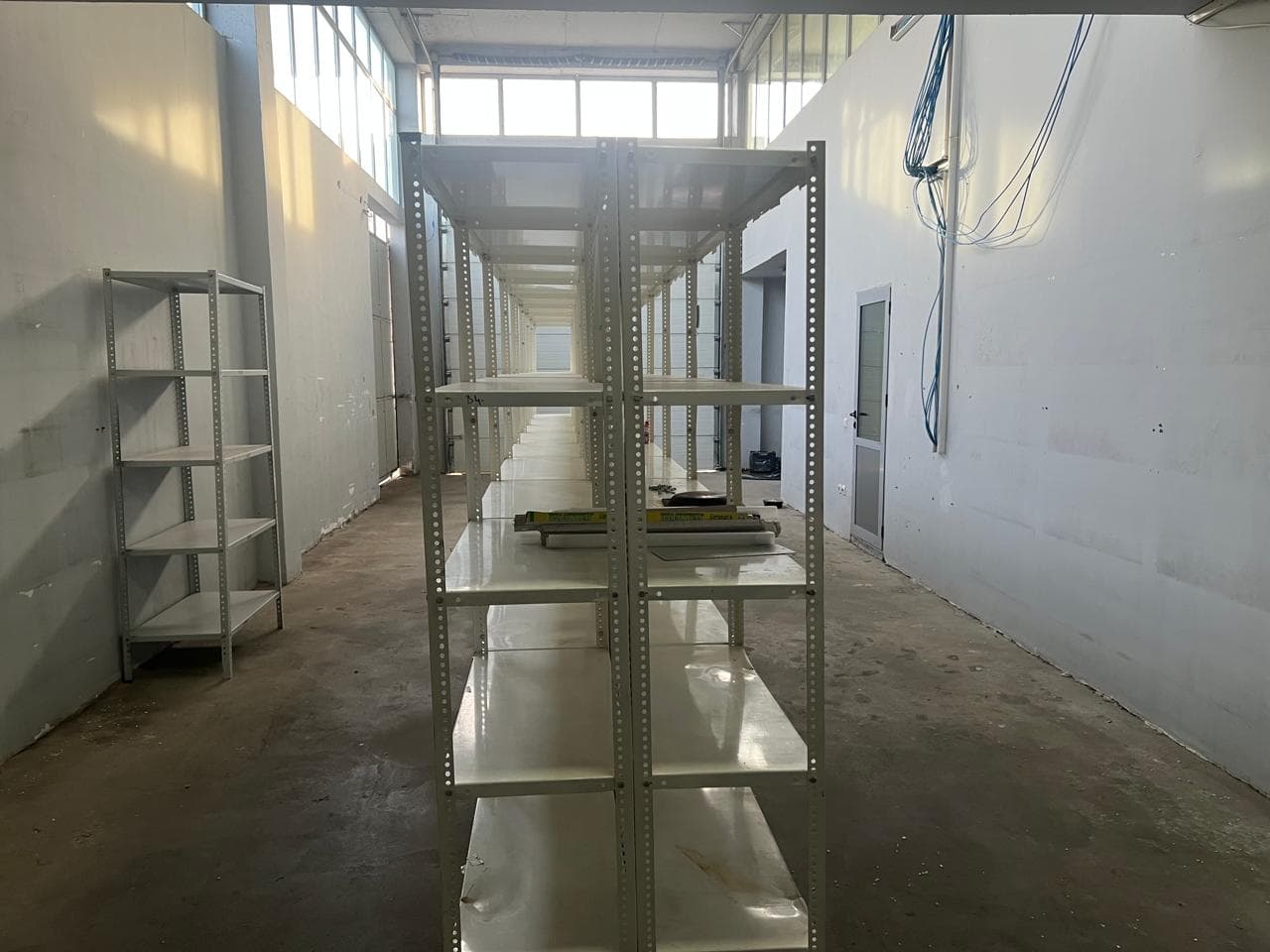Hapësirë Afariste me QIRA – 900 m²