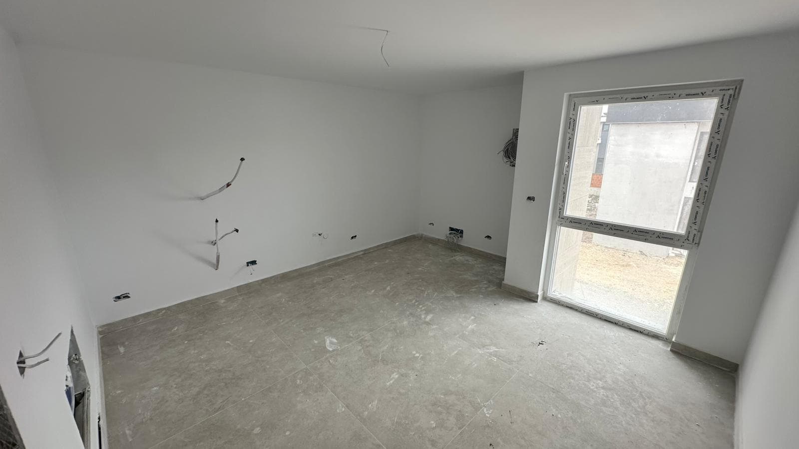 Shtëpi PËR SHITJE – 240 m² | Çagllavicë