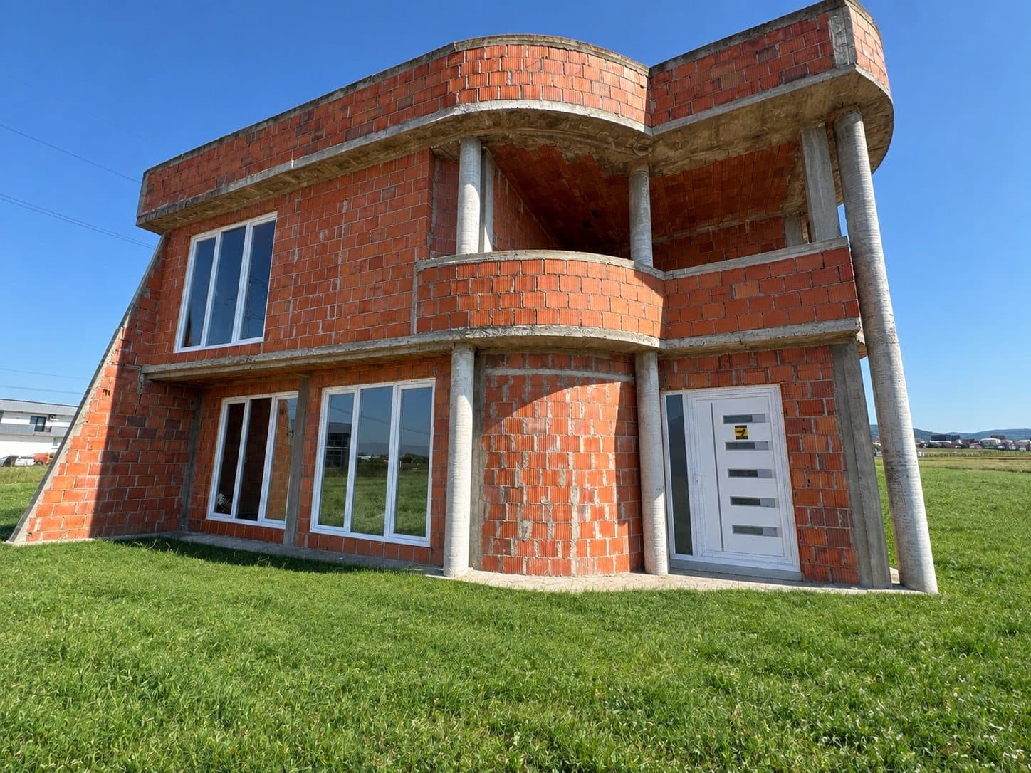 Shtëpi për Shitje – 200 m²