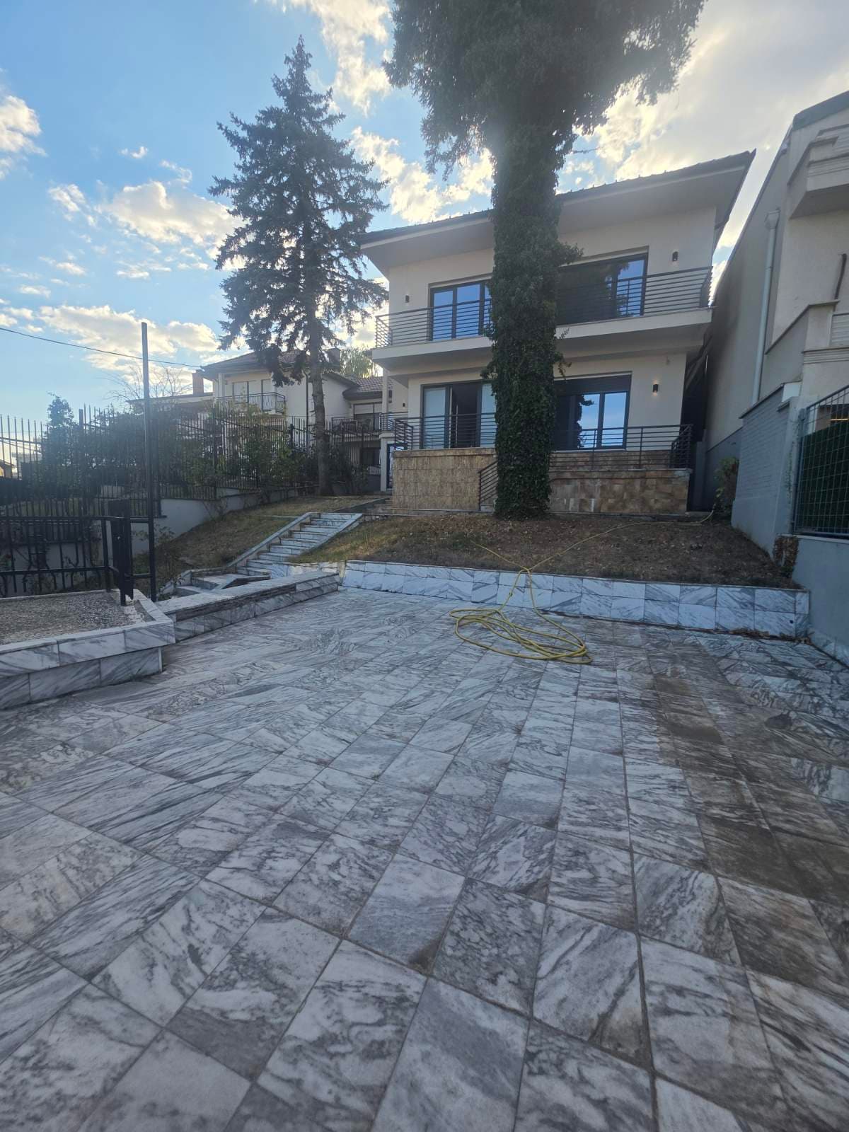 SHTËPI LUKSOZE PËR QIRA – 800 m² | DRAGODAN, PRISHTINË | €4,000/MUAJ