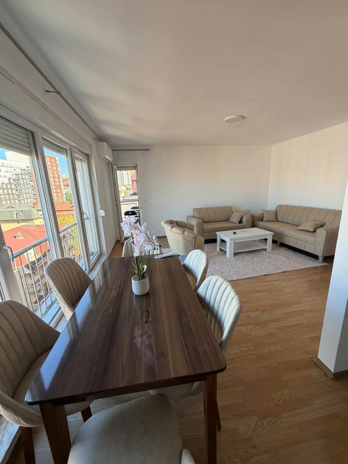 APARTAMENT PËR QIRA – 100 m²