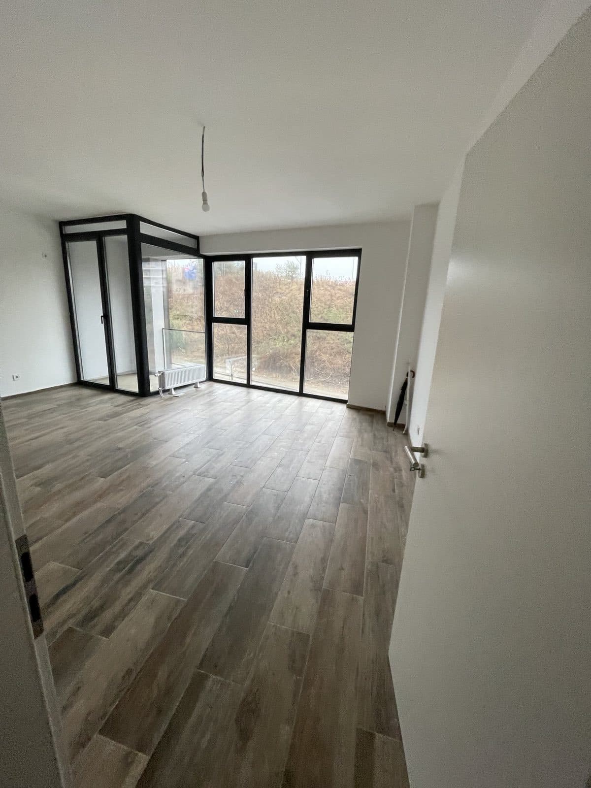 Lokal me QIRA – 85 m² | Rruga A