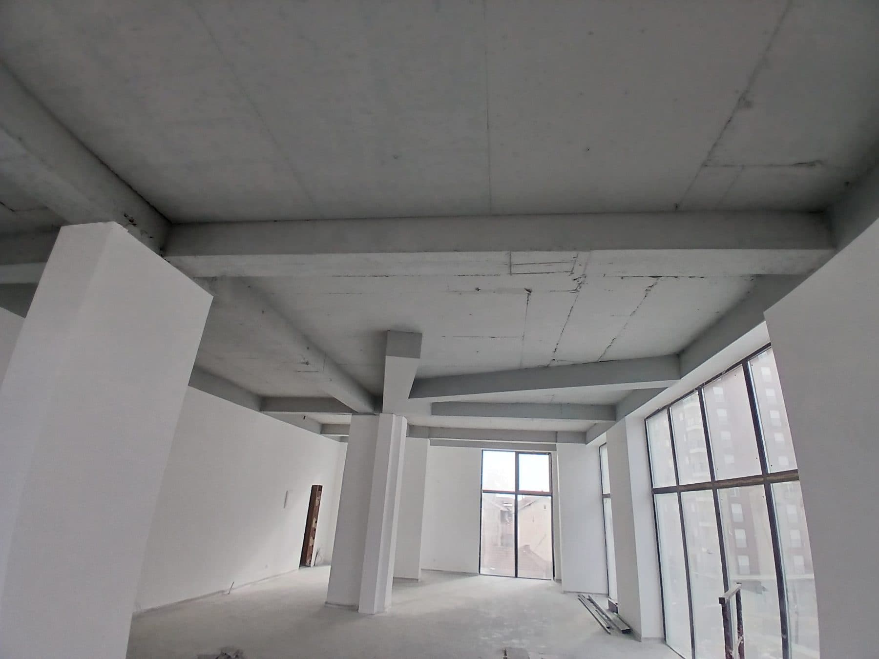 Lokal në SHITJE / QIRA – 110 m² | Bregu