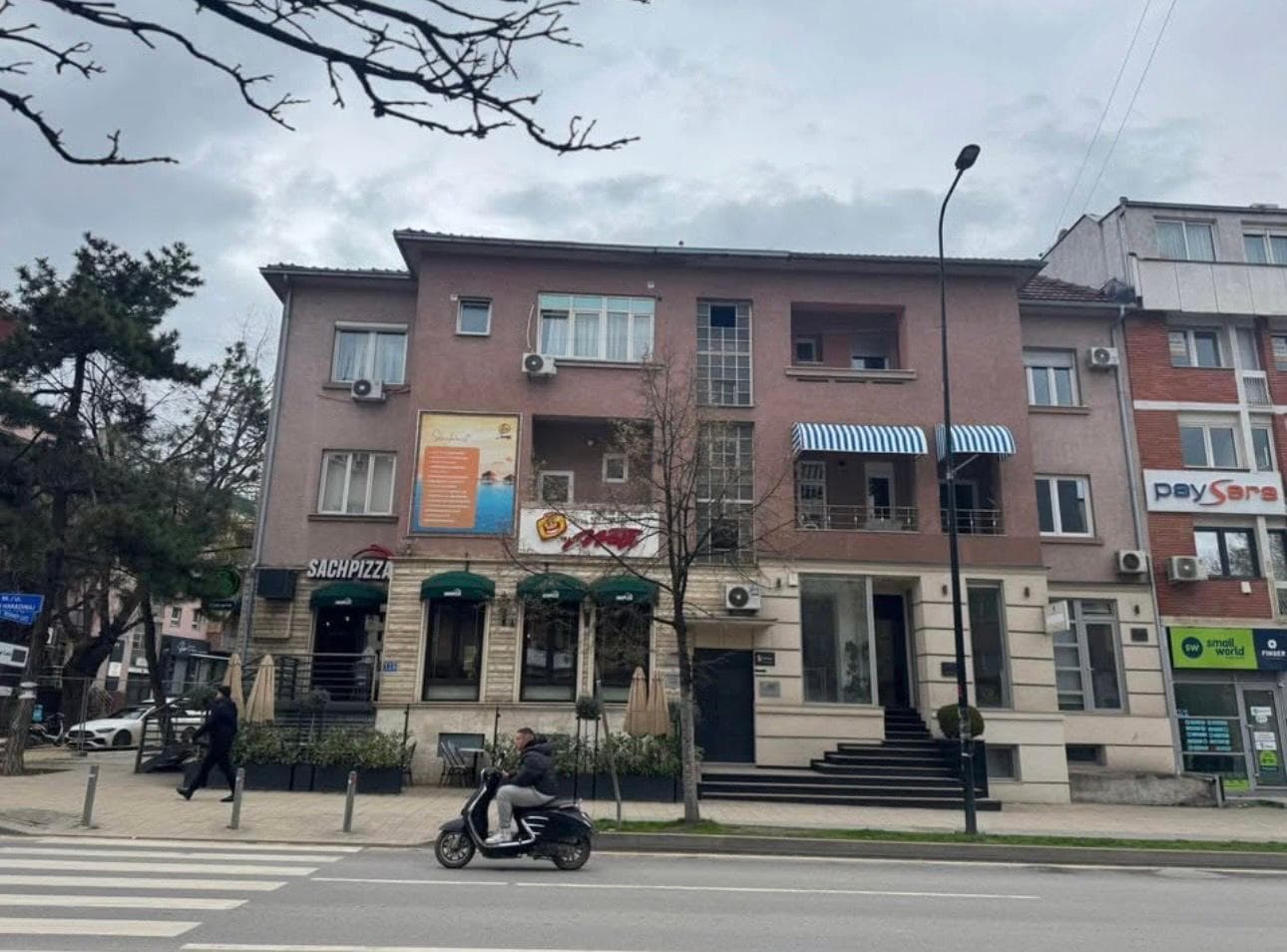 Zyra për qira – 105 m²