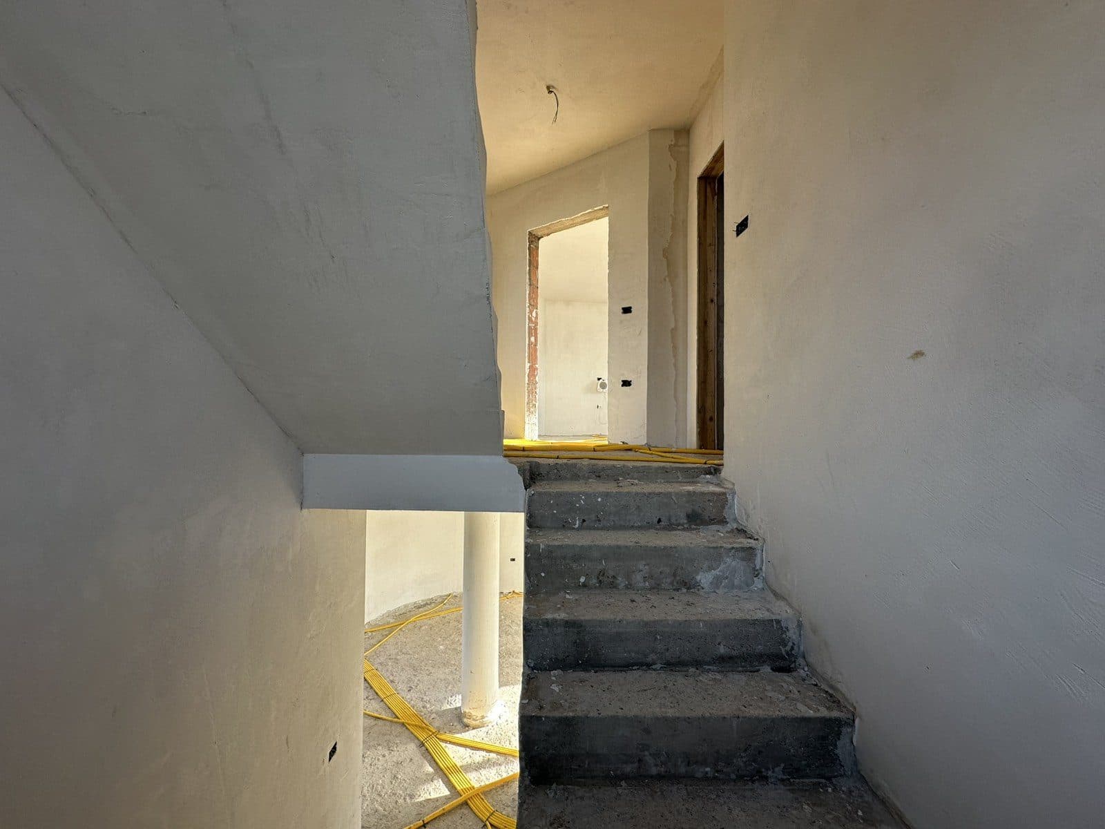 Shtëpi për Shitje – 200 m²