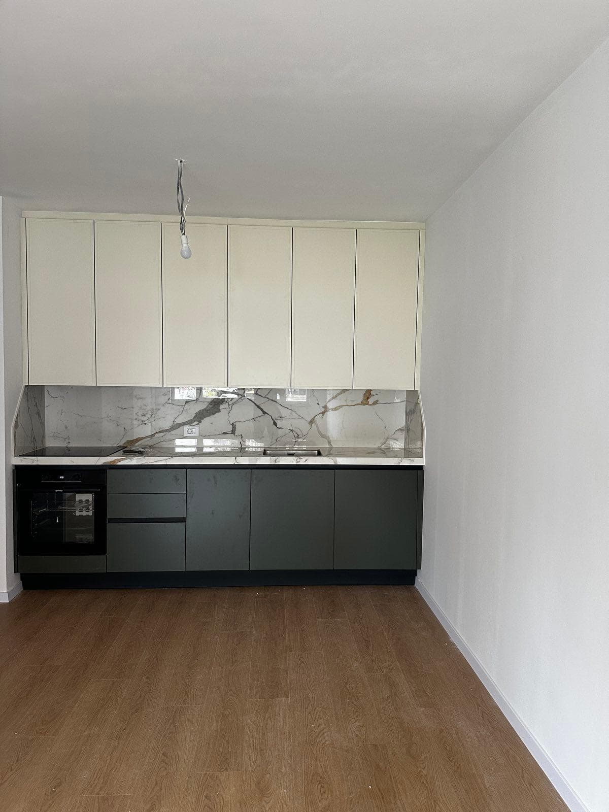 APARTAMENT PËR QIRA – 89 m² 3