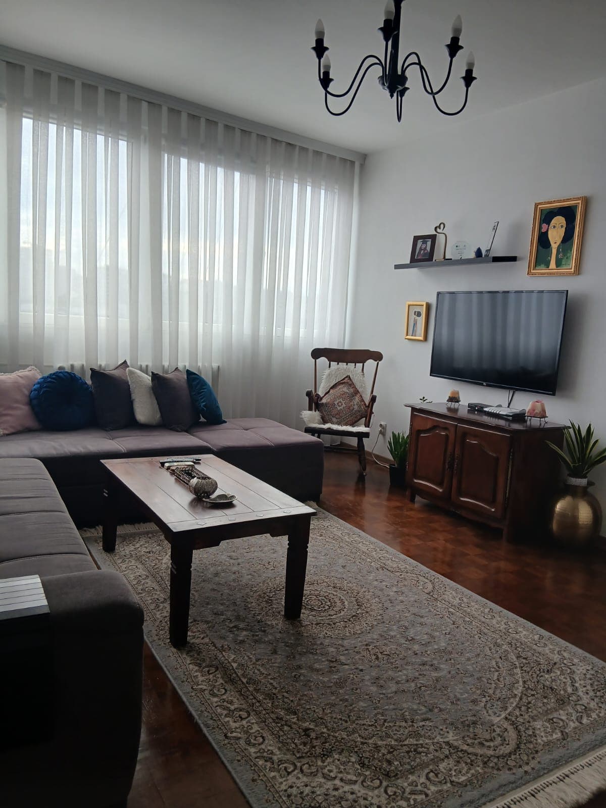 Banesë në SHITJE – 68 m² | Qendër, 2