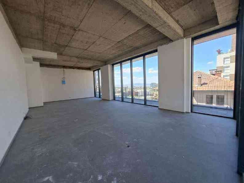 Lokal me QIRA – 80 m² | Prime City,