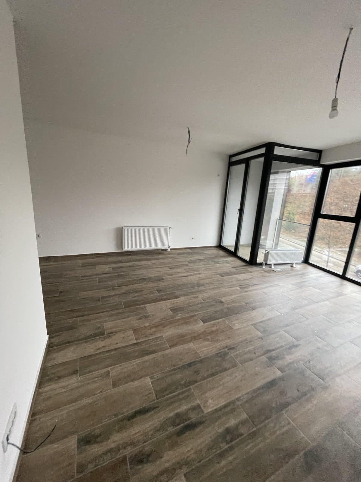 Lokal me QIRA – 85 m² | Rruga A 2