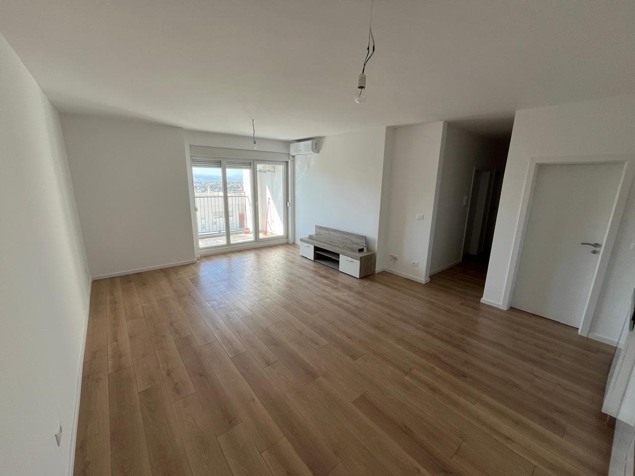 Banesë në SHITJE – 92 m² | Bregu i 4