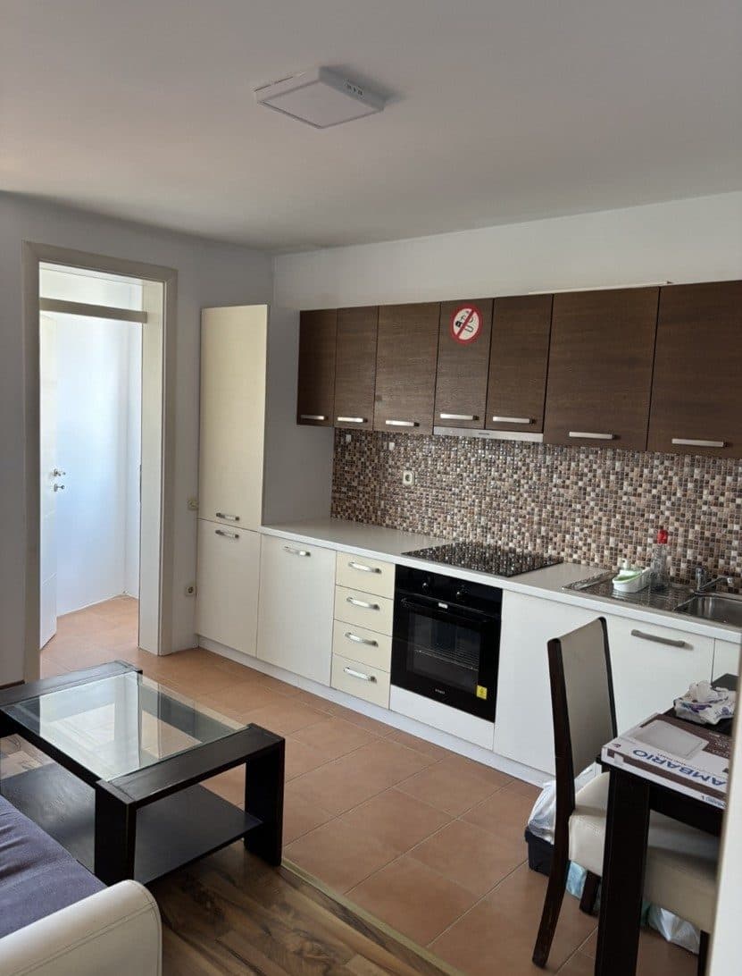 APARTAMENT PËR QIRA – 42 m² 2