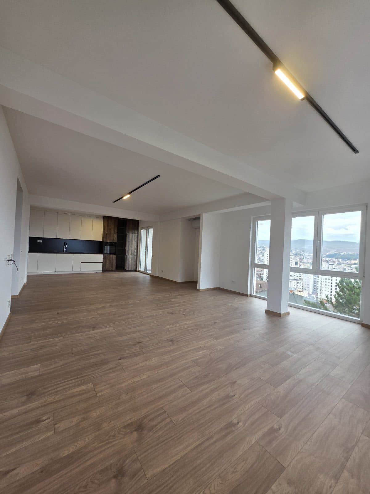 Shtëpi me Qira – 174 m² 3