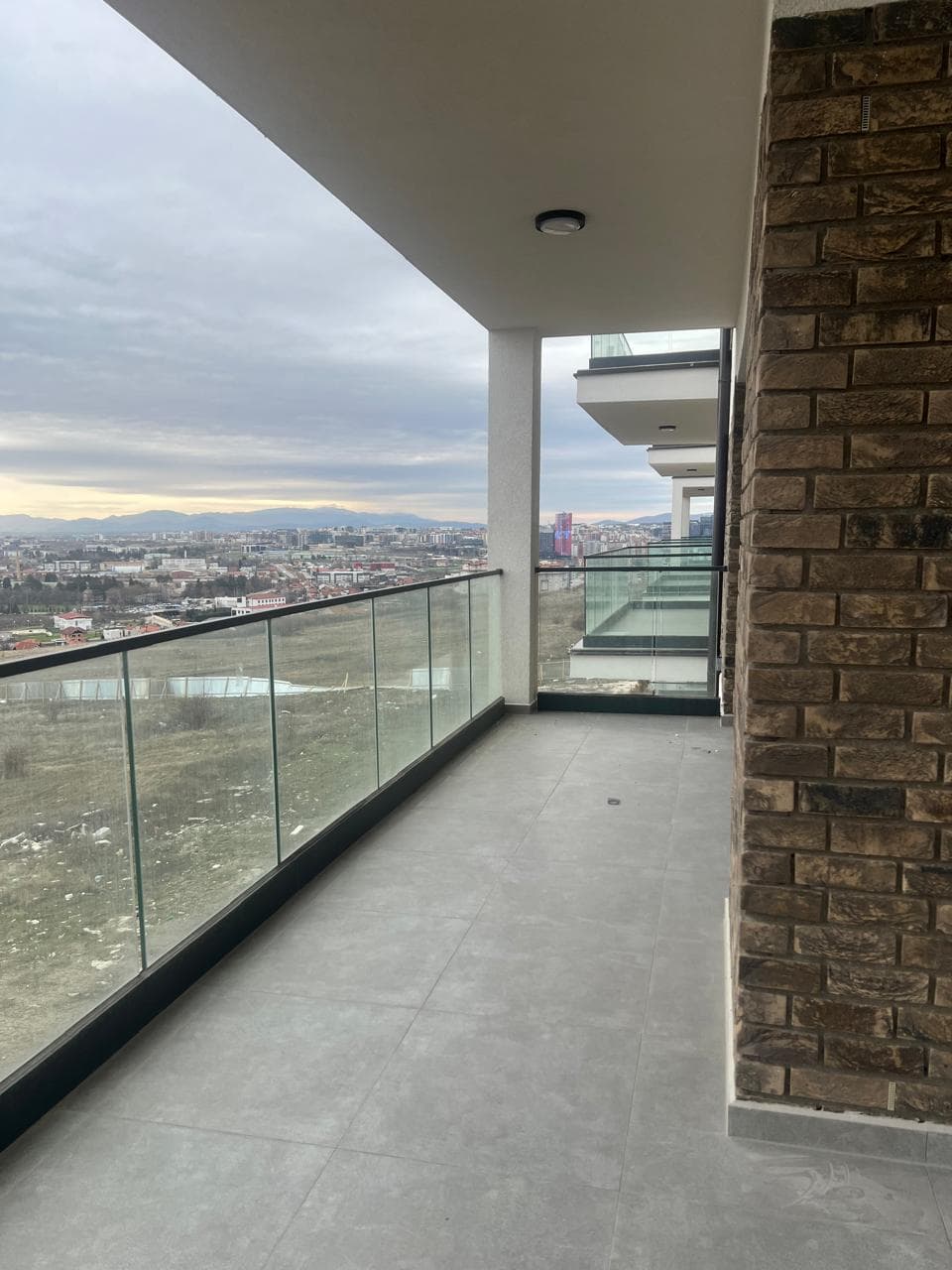 Apartament për SHITJE – 164 m² | Lagjja Emshir (Kati i 4-të)