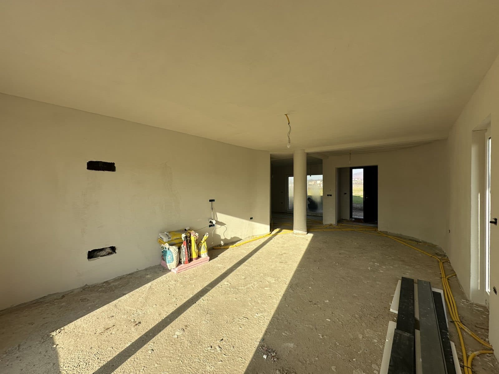 Shtëpi për Shitje – 200 m²