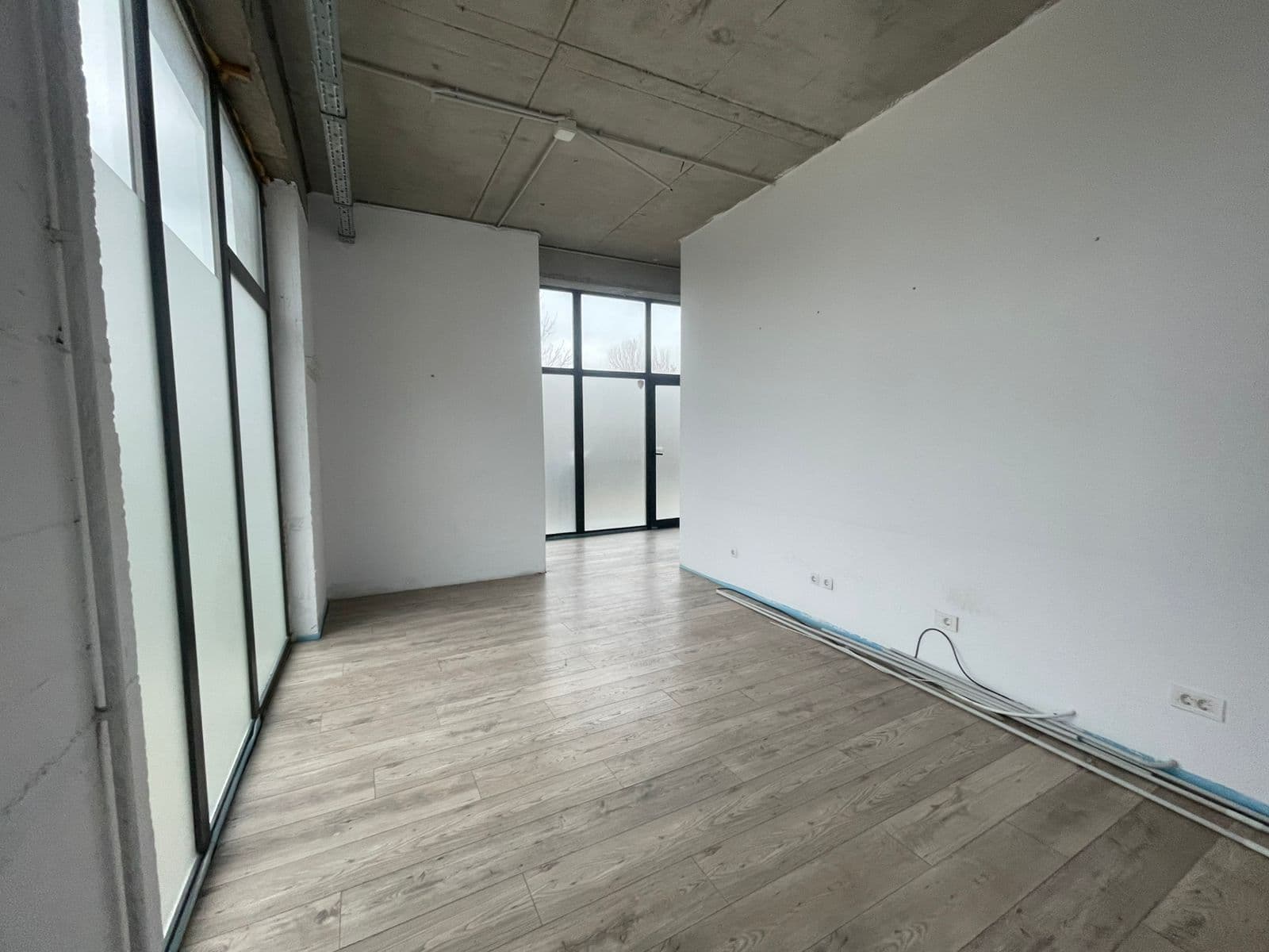 Lokal me QIRA – 130 m² | Veternik (afër 4