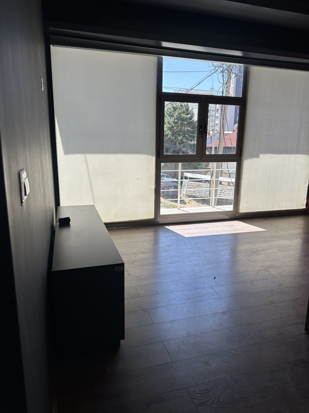 Hapësirë Afariste me Qira – 420 m² + 4