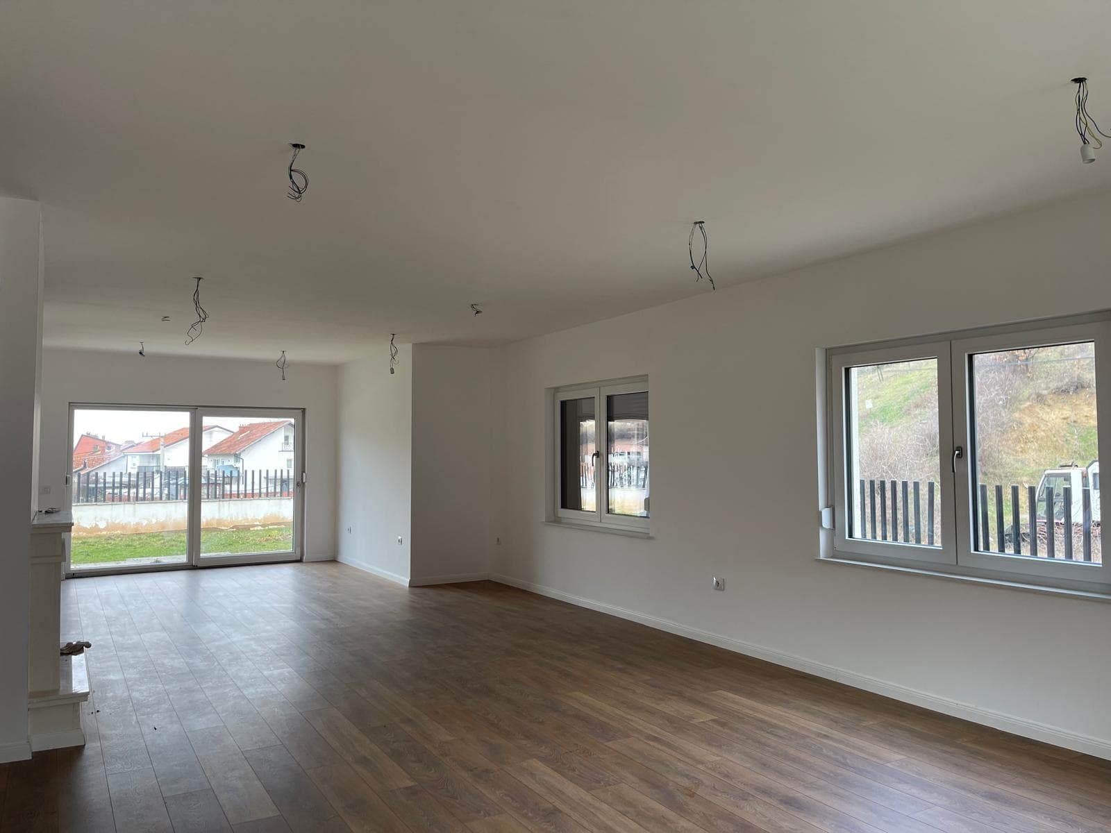Shtëpi në SHITJE – 332 m² | Sofalia 4