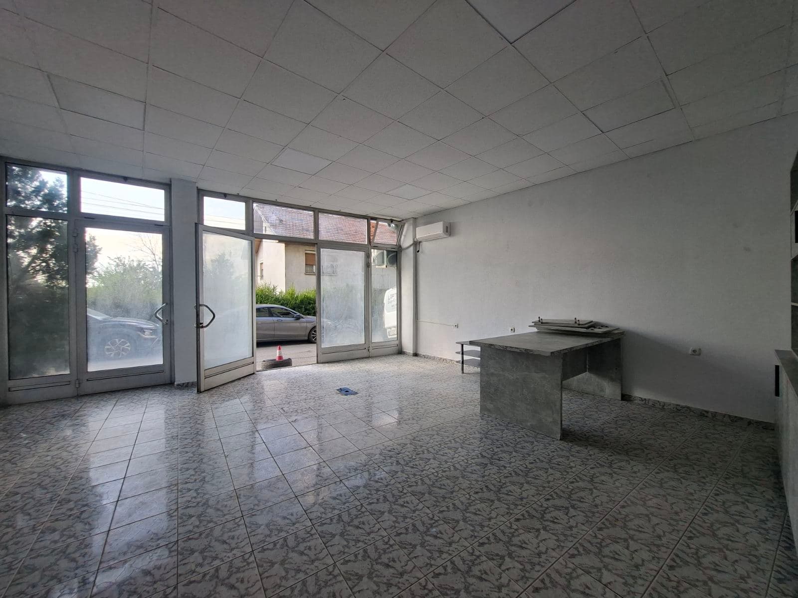 Lokal me QIRA – 36 m² | Aktash, 3