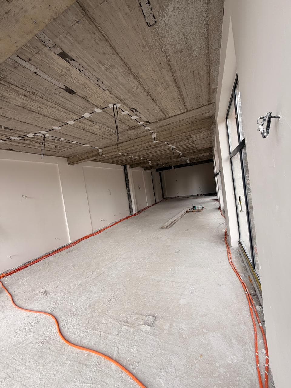 Lokal me QIRA – 216 m² | në Rrugën B 2
