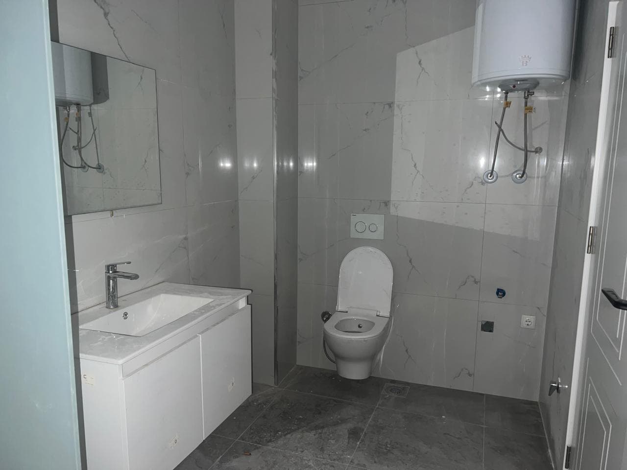 Apartament për SHITJE – 117 m² | Lagjja Emshir (Kati i 4-të)
